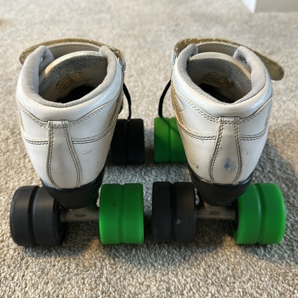 Riedell Cayman Roller Skates R3 - Picture 2 of 16